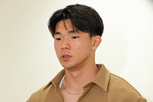 ドイツから帰国し、取材に応じたサッカー日本代表の塩貝健人