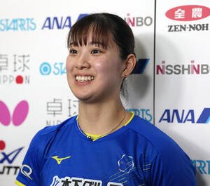 卓球アジア選手権代表選考会最終日　女子シングルス決勝　赤江夏星対長崎美柚　優勝し笑顔を見せる長崎美柚(撮影･小島史椰)