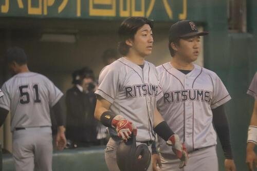 立命大対同大　首位打者のタイトルを獲得した立命大･西野
