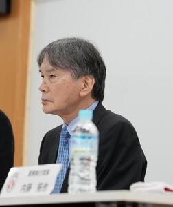 バレーボール男子日本代表　会見に臨む国分裕之専務理事(撮影･小島史椰)
