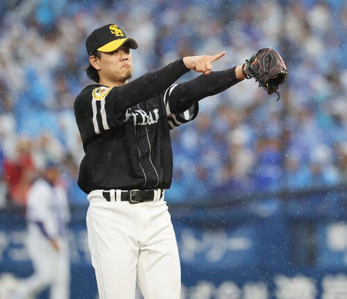 DeNA対ソフトバンク　10回裏を無失点に抑えたソフトバンク上茶谷大河(撮影･宮地輝)