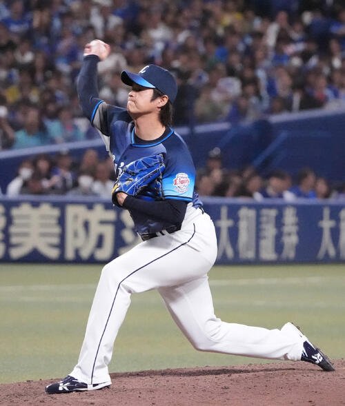 プロ野球交流戦中日対西武　9回裏、西武3番手で登板する甲斐野央(撮影･森本幸一)＝2026年6月7日