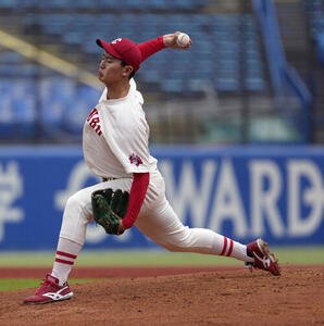 全日本大学野球選手権大会　中部学院大対近大工学部　力投する先発の中部学院大･吉倉遼輔(撮影･小島史椰)