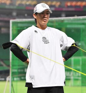 トレーニングを行うソフトバンク大津亮介(撮影･岩下翔太)
