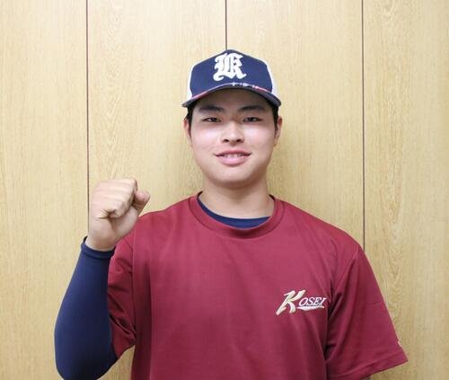 ガッツポーズする佼成学園･中村慈胤(撮影･田島優大)