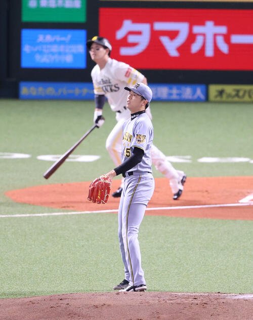 ソフトバンク対阪神　1回裏ソフトバンク2死二塁、栗原陵矢に右越え先制2点本塁打を浴びた才木浩人(撮影･梅根麻紀)