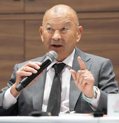 記者の質問に答える日本代表エディー･ジョーンズ･ヘッドコーチ(撮影･たえ見朱実)