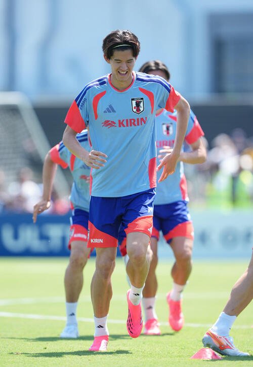 サッカー日本代表W杯北中米大会ベースキャンプ　笑顔で練習する後藤啓介(撮影･足立雅史)＝2026年6月10日(現地時間)