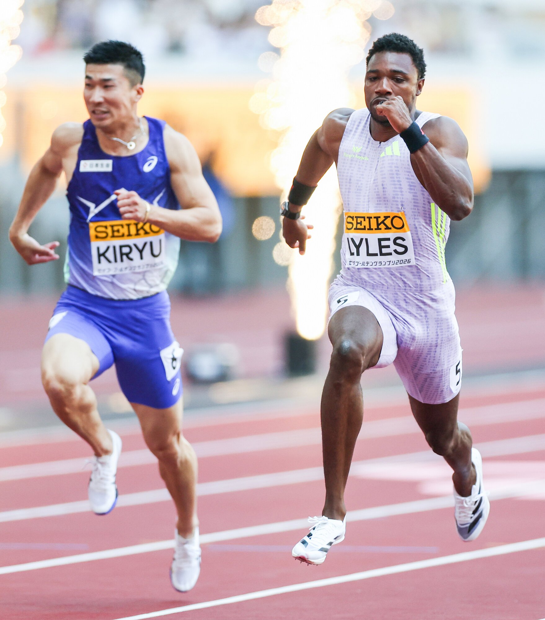 5月17日のセイコーゴールデングランプリ男子100メートル決勝で競り合うノア･ライルズ(右)と桐生祥秀