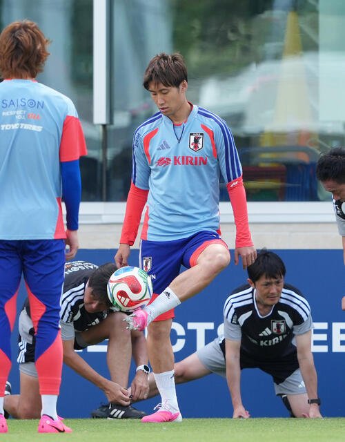 サッカー日本代表W杯北中米大会ベースキャンプ　練習に臨む鎌田大地(撮影･足立雅史)