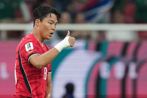 逆転弾を決めた韓国代表オ･ヒョンギュ(AP)
