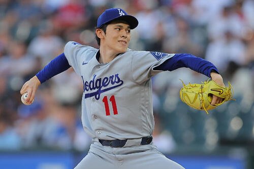 ホワイトソックス戦で力投するドジャース佐々木朗希(AP)