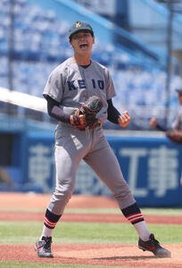 全日本大学野球選手権　準決勝　東北福祉大対慶大　7回のピンチを抑え慶大･渡辺和大はガッツポーズする(撮影･柴田隆二)(＝2026年6月13日)　