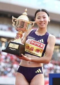 第110回日本陸上競技選手権大会　第2日　女子800メートル決勝　3連覇を達成した久保凛(撮影･宮地輝)