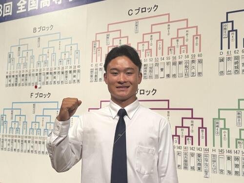 愛知大会の抽選会に出席した、春夏通じて悲願の甲子園初出場を狙う中部大春日丘･和辻凌空主将(撮影･中島麗)