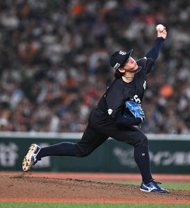 西武対巨人　9回表、力投する西武先発の隅田知一郎(撮影･滝沢徹郎)