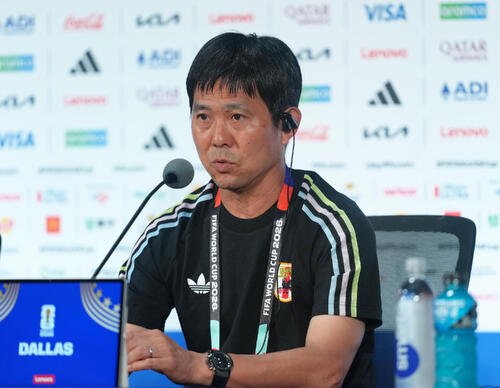 公式会見に臨む森保一監督(撮影･足立雅史)