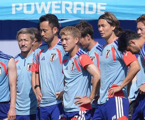 練習に臨む、左から前田大然、吉田麻也、堂安律、板倉滉ら(撮影･足立雅史)