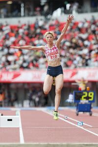 第110回日本陸上競技選手権大会　最終日　女子三段跳び決勝　跳躍する船田茜理(撮影･宮地輝)