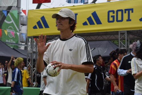 イベントでファンに手を振る原口元気(撮影･山田遼太郎)