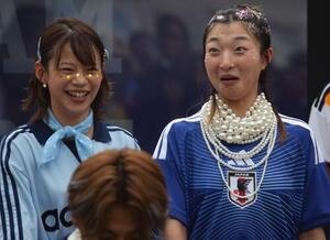 アディダスのイベントに参加した坂本花織さん(右)と高木菜那さん(撮影･山田遼太郎)