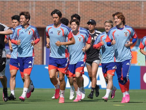 サッカー日本代表W杯北中米大会関連　練習に臨む、左から鎌田大地、伊藤洋輝ら(撮影･足立雅史)＝2026年6月13日(現地時間)