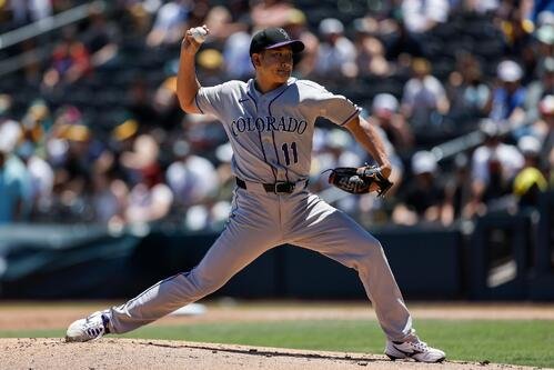アスレチックス戦で力投するロッキーズ菅野智之(AP)