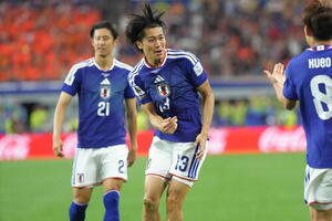 W杯北中米大会　1次リーグ　第1戦　日本対オランダ　後半、ゴールを決め喜ぶ中村敬斗(中央)(撮影･足立雅史)