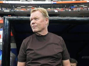W杯北中米大会　1次リーグ　第1戦　日本対オランダ　試合前、ベンチ前に立つオランダのロナルド･クーマン監督(撮影･足立雅史)