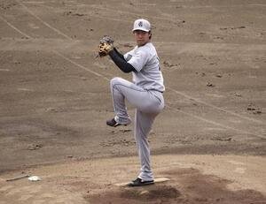ジャイアンツ球場でライブBPに登板した巨人山崎伊織(撮影･小早川宗一郎)