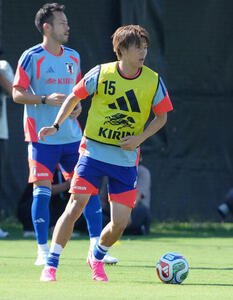 W杯北中米大会ベースキャンプ　調整する小川航基(撮影･足立雅史)