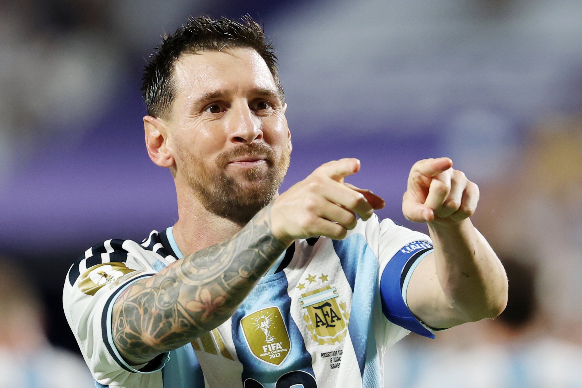 サッカーワールドカップ北中米大会　グループJ　アルゼンチン―アルジェリア　後半、ハットトリックを達成する3点目のゴールを決めて喜ぶアルゼンチンのリオネル･メッシ=内田光撮影