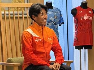 川崎市を表敬訪問した富士通陸上部の浦野雄平
