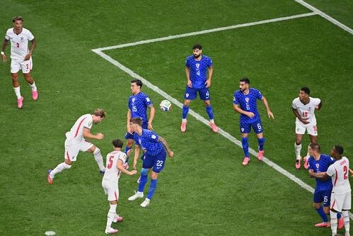 頭で合わせ、チーム2点目を奪ったイングランド･ケイン(AP)