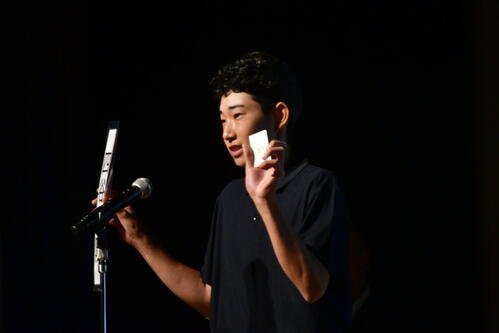 抽選会に臨んだ四谷学院の谷内(撮影･平山連)