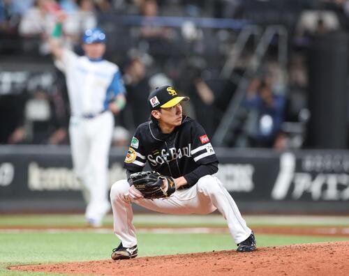 日本ハム対ソフトバンク　6回裏日本ハム無死、レイエスに本塁打を浴びる大津亮介(撮影･黒川智章)