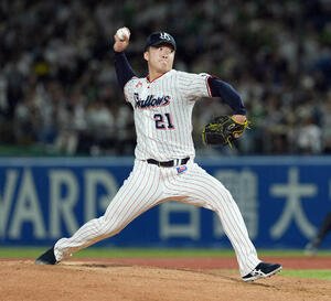 ヤクルト体広島　力投するヤクルトの先発吉村貢司郎(撮影･たえ見朱実)