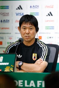 公式会見に臨む森保一監督
