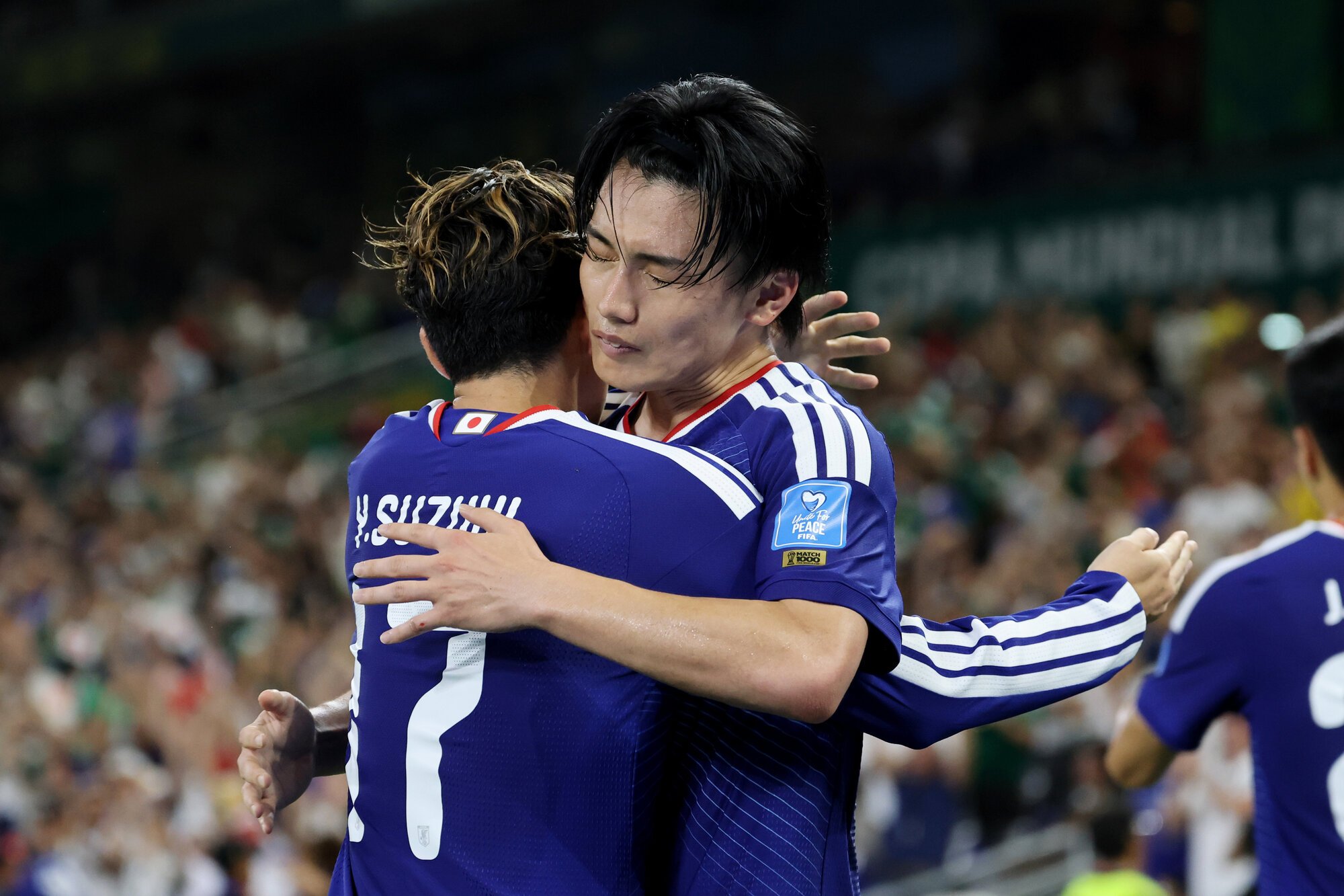 サッカーワールドカップ北中米大会　グループリーグF組　チュニジア―日本　後半、チーム4点目となるゴールを決めて喜ぶ上田綺世=内田光撮影