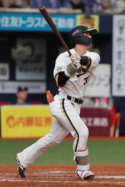 オリックス対西武　5回裏オリックス無死二塁、杉沢龍は本塁打を放つ(撮影･西尾就之)