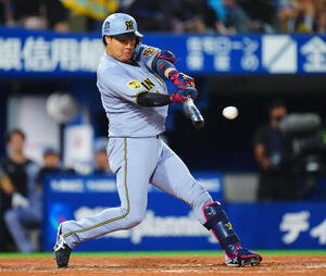 DeNA対阪神　3回表阪神2死一、二塁、先制適時打を放つ大山悠輔(撮影･垰建太)