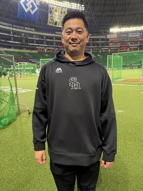 ｢トラジェクトアーク｣の番人を務めるソフトバンクの先乗りスコアラー兼運営サポートの渡辺雄大さん