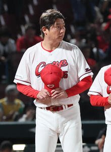 広島対巨人　敗れた広島新井貴浩監督(撮影･加藤孝規)