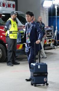 日本対スウェーデン　スタジアムに到着した森保一監督(撮影･足立雅史)