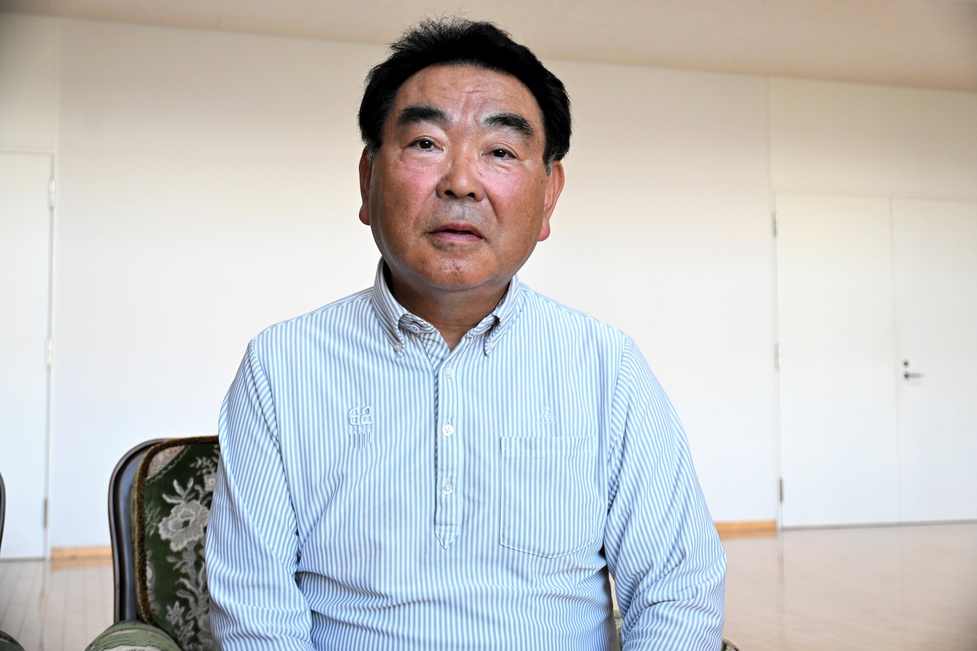 監督時代を振り返る小野曜さん=2026年6月16日午後2時35分、秋田市保戸野金砂町、横山翼撮影