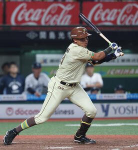 西武対日本ハム　5回表日本ハム2死満塁、適時打を放つ水谷瞬(撮影･増田悦実)
