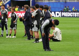 日本対ブラジル　試合後、サポーターにお辞儀する森保一監督(現地2026年6月29日撮影)