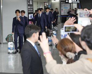 米国から帰国する日本代表の選手たち。(撮影･小島史椰)