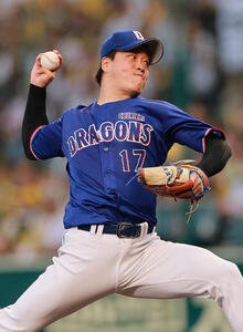 阪神対中日　力投する中日先発の柳裕也(撮影･上山淳一)