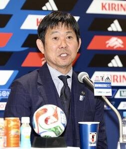 質問に答える森保一監督(撮影･河田真司)
